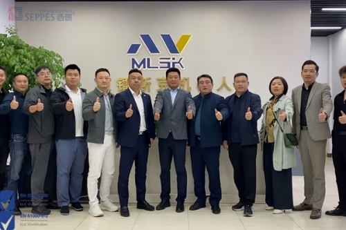 肖副主席率团访问苏州金光佛，共谋产业发展新机遇